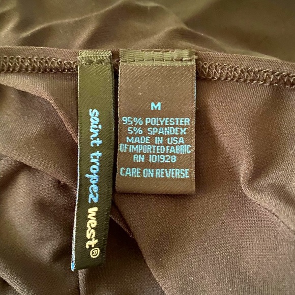 Saint Tropez West NWOT Flowing top with emblem. Polyester and spandex - Picture 7 of 8